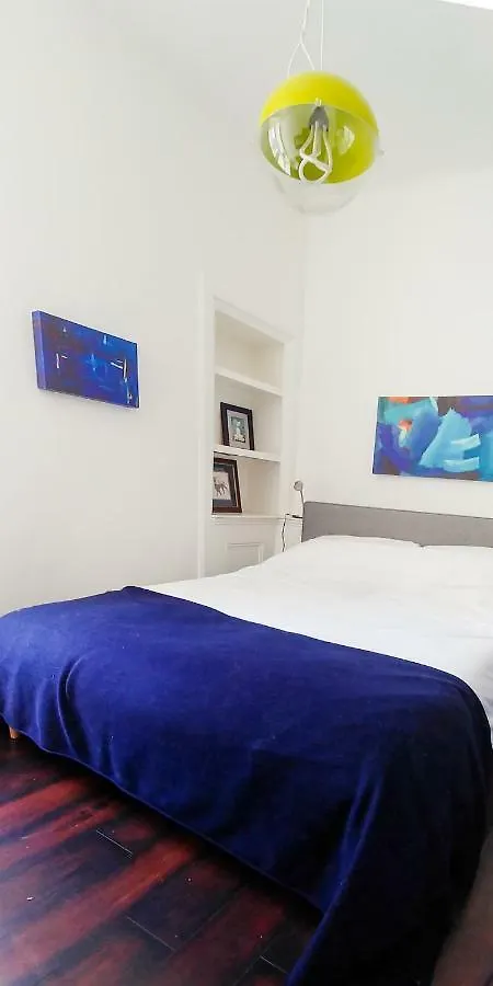Trendy Leith Walk Apartment Edinburgh